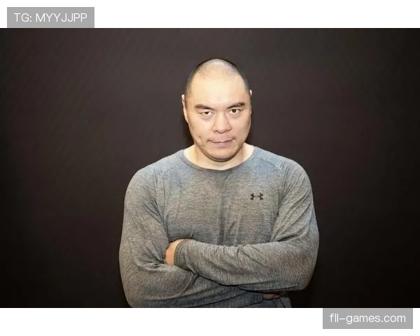 张志磊训练室外居然开始猛喝奶茶，这谁顶得住啊！