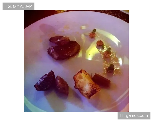 苏亚雷斯训练完直接去超市抢购牛排，这食量谁顶得住